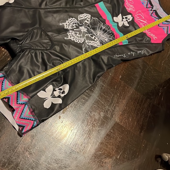 ππ²β’ ππ
π Betty Designs x BADDIE VIBESππ
π - Picture 13 of 16